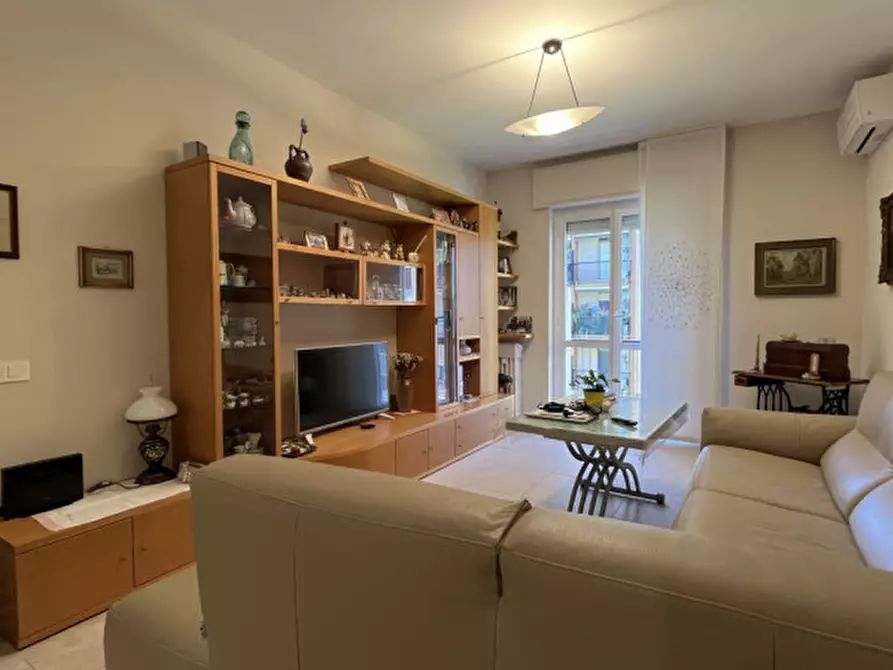 Immagine 3 di Appartamento in vendita  in Via Lodovico il Moro 165 a Milano