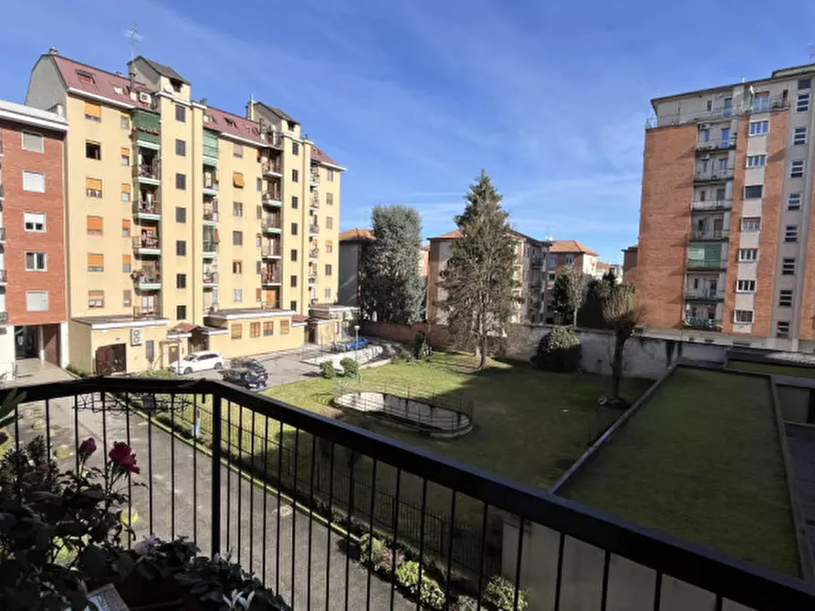 Immagine 10 di Appartamento in vendita  in Via Lodovico il Moro 165 a Milano