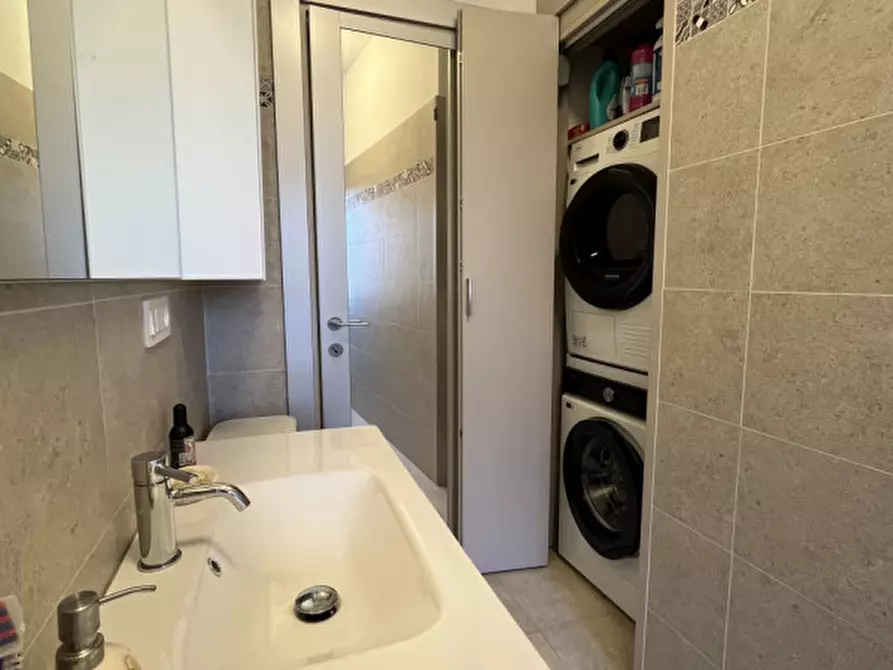 Immagine 19 di Appartamento in vendita  in Via Lodovico il Moro 165 a Milano