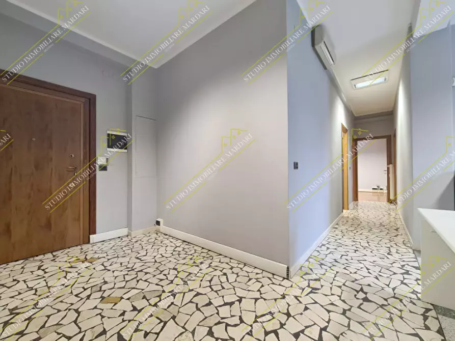 Immagine 4 di Ufficio in affitto  in via valdrighi 2 a Modena