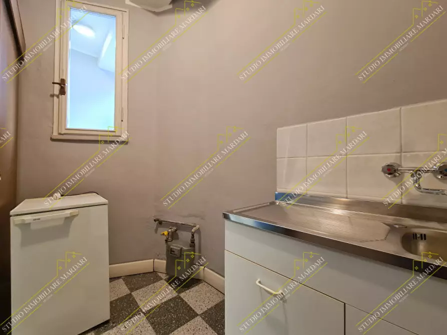 Immagine 8 di Ufficio in affitto  in via valdrighi 2 a Modena