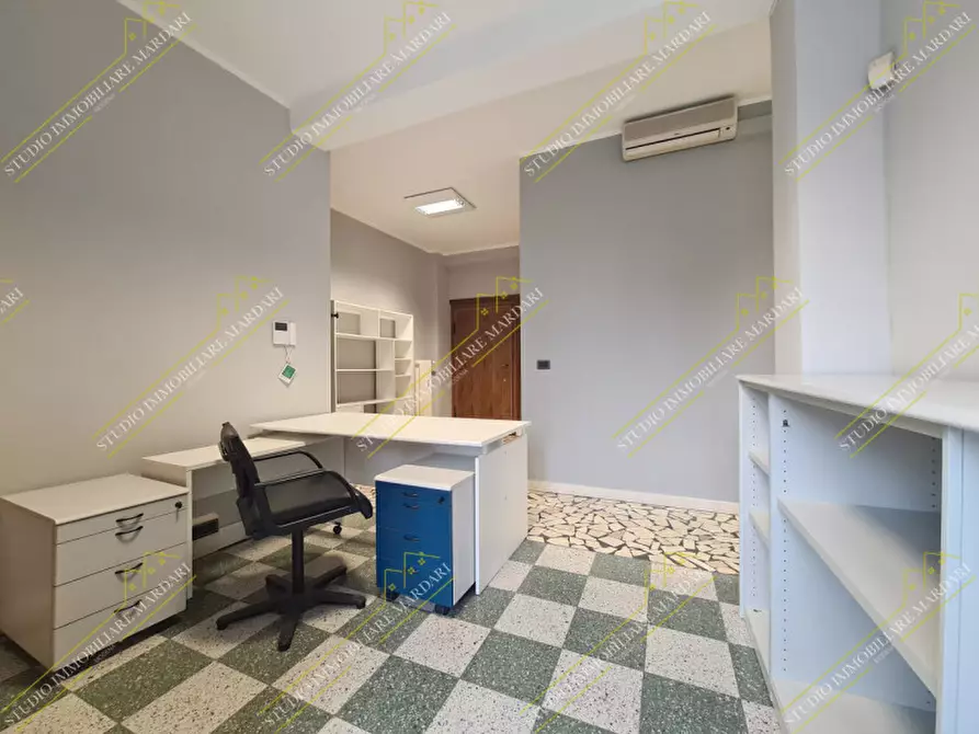 Immagine 11 di Ufficio in affitto  in via valdrighi 2 a Modena