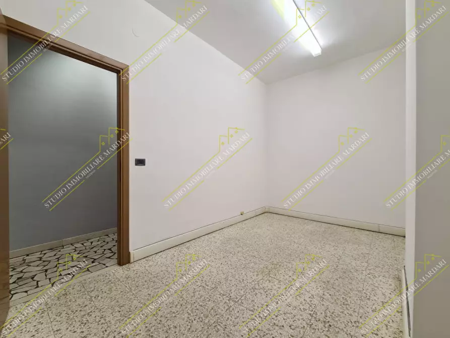 Immagine 16 di Ufficio in affitto  in via valdrighi 2 a Modena