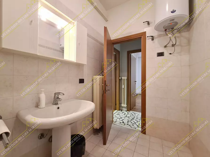 Immagine 18 di Ufficio in affitto  in via valdrighi 2 a Modena