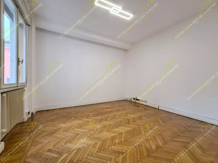 Immagine 19 di Ufficio in affitto  in via valdrighi 2 a Modena