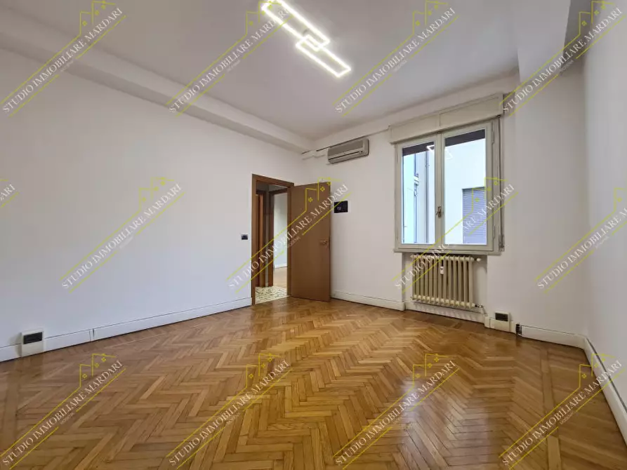 Immagine 21 di Ufficio in affitto  in via valdrighi 2 a Modena