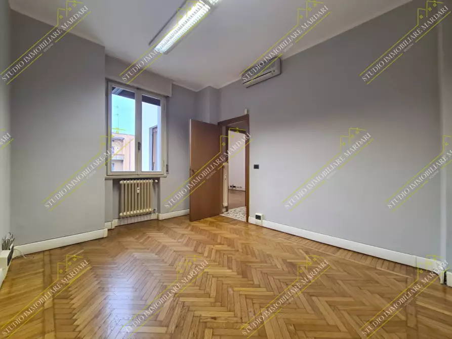 Immagine 24 di Ufficio in affitto  in via valdrighi 2 a Modena