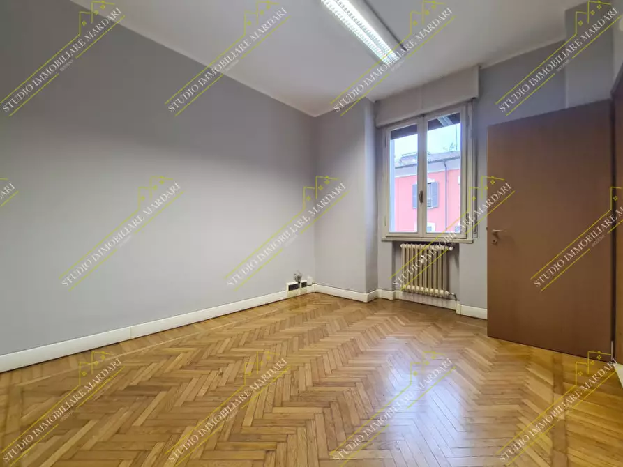 Immagine 25 di Ufficio in affitto  in via valdrighi 2 a Modena