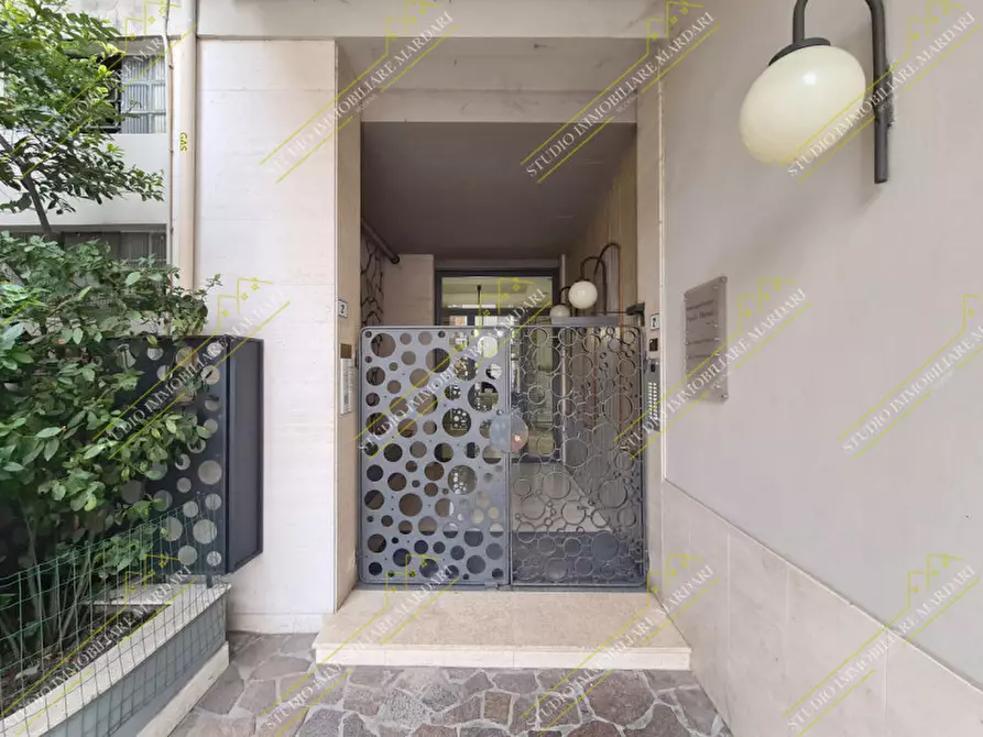 Immagine 29 di Ufficio in affitto  in via valdrighi 2 a Modena