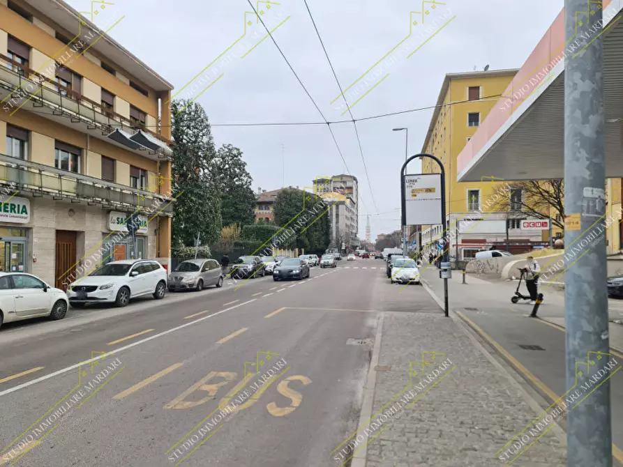 Immagine 32 di Ufficio in affitto  in via valdrighi 2 a Modena