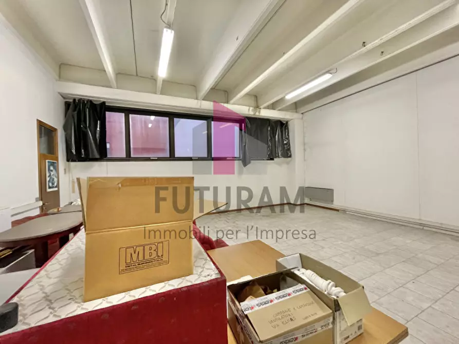 Immagine 8 di Laboratorio in affitto  in via del lavoro 1 a Torri Di Quartesolo