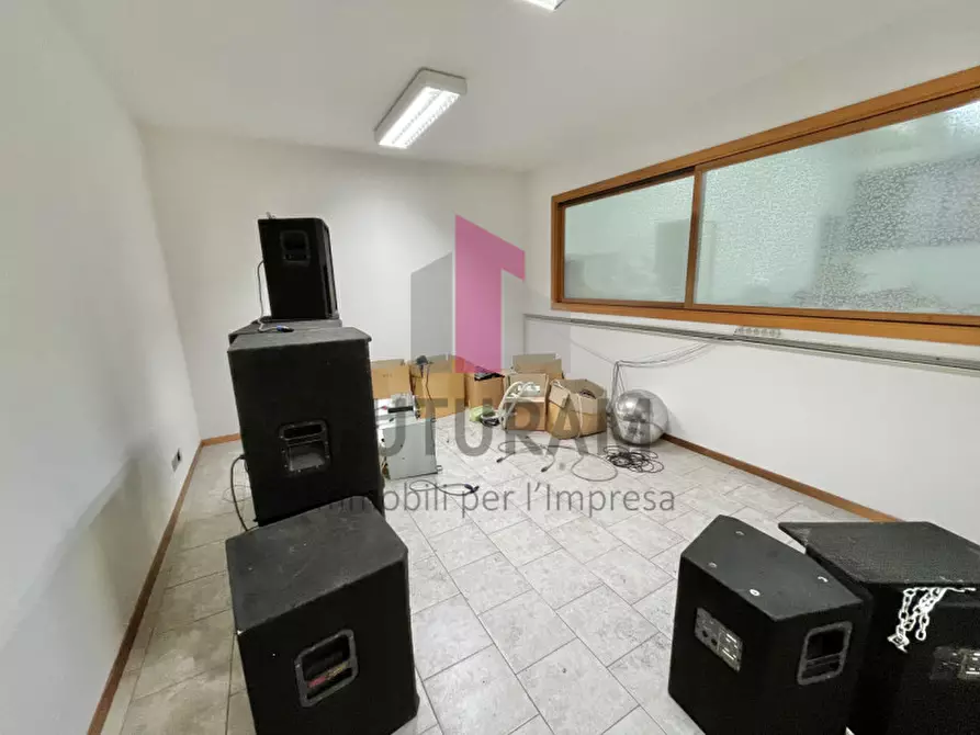 Immagine 15 di Laboratorio in affitto  in via del lavoro 1 a Torri Di Quartesolo