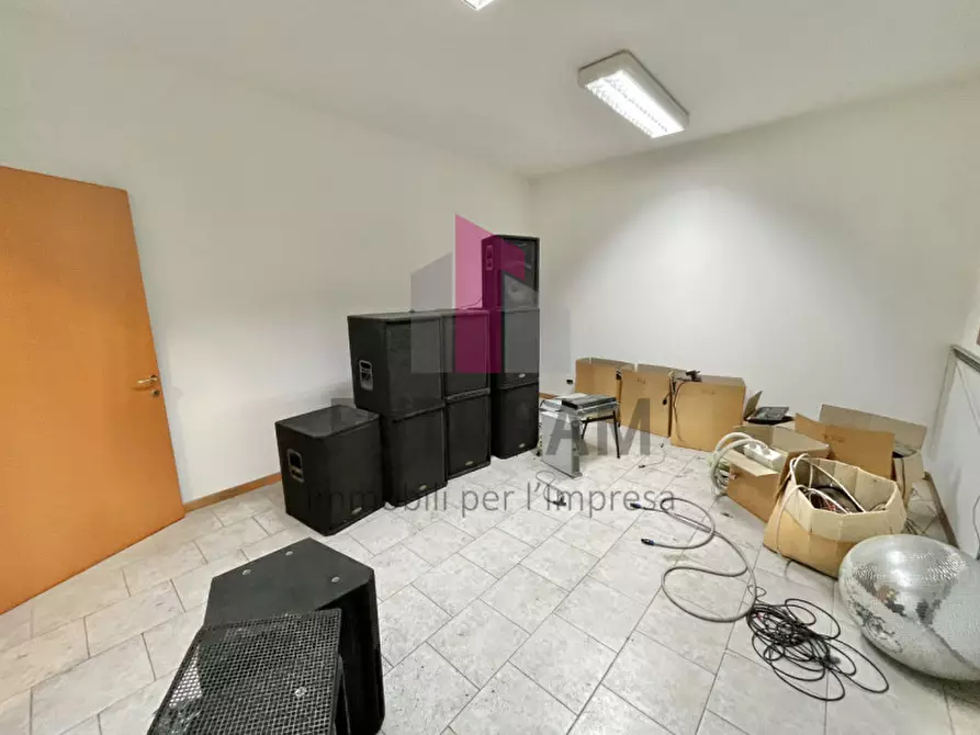Immagine 16 di Laboratorio in affitto  in via del lavoro 1 a Torri Di Quartesolo