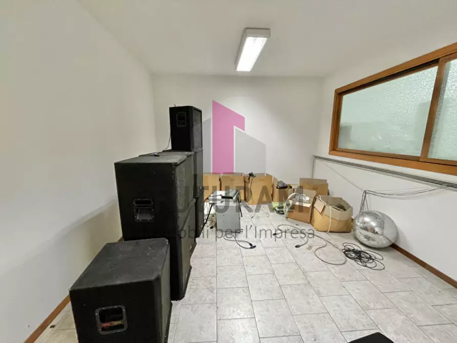 Immagine 19 di Laboratorio in affitto  in via del lavoro 1 a Torri Di Quartesolo