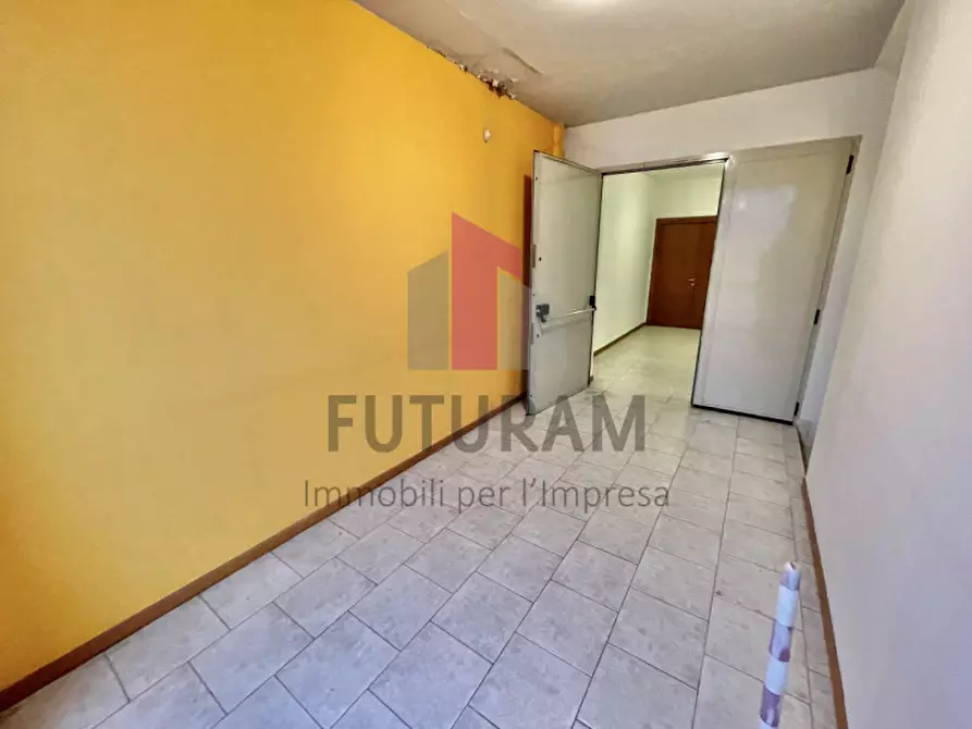 Immagine 24 di Laboratorio in affitto  in via del lavoro 1 a Torri Di Quartesolo