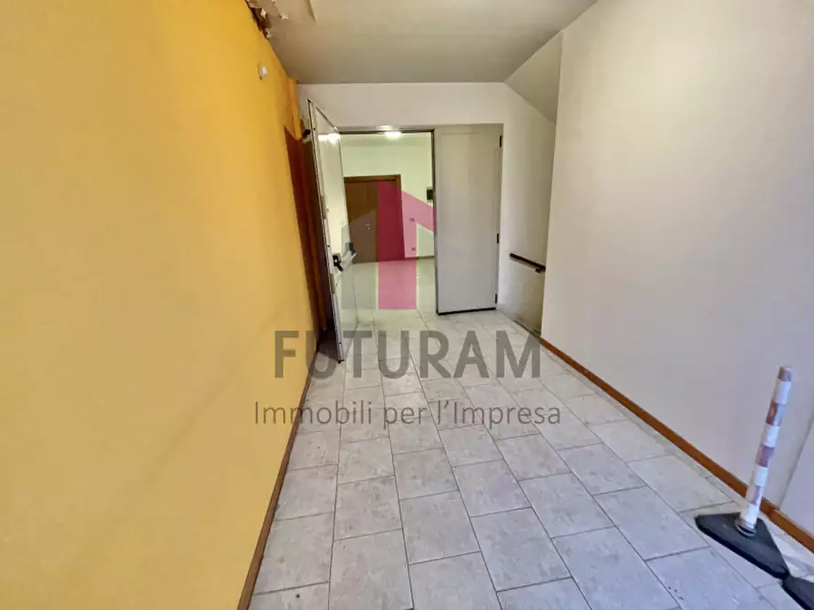 Immagine 25 di Laboratorio in affitto  in via del lavoro 1 a Torri Di Quartesolo