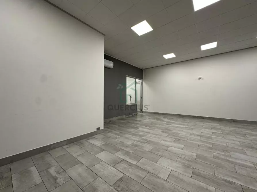 Immagine 2 di Negozio in affitto  in Strada Bresciana a Bussolengo