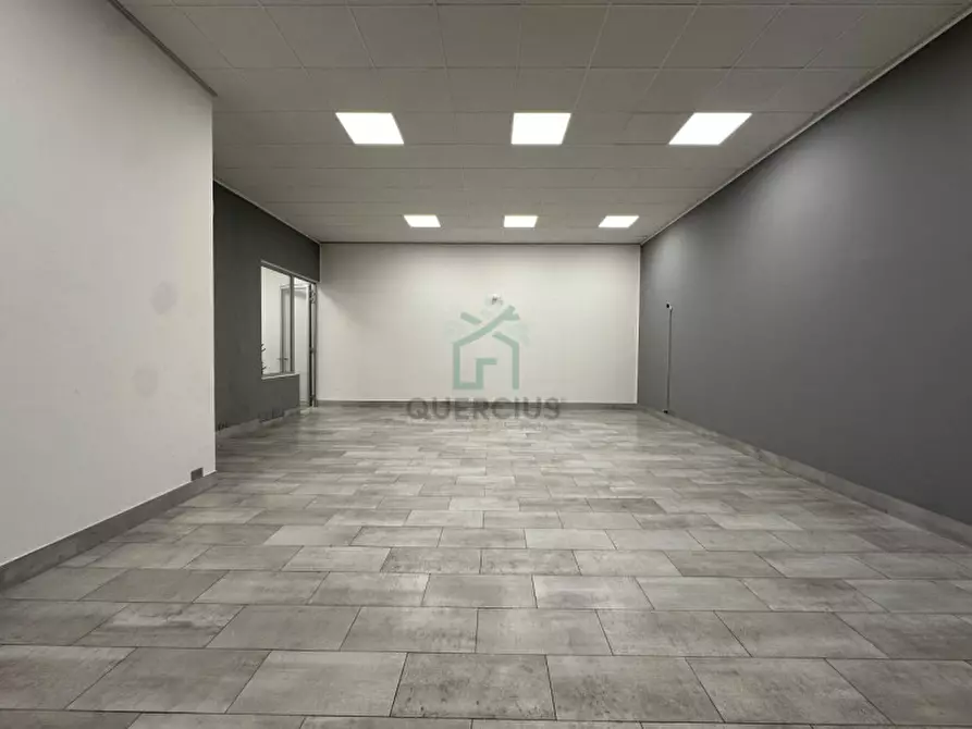 Immagine 3 di Negozio in affitto  in Strada Bresciana a Bussolengo