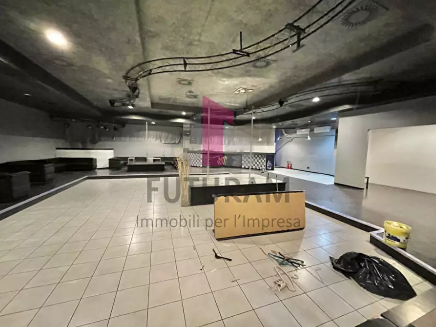 Immagine 3 di Attività commerciale in affitto  in Via del lavoro 1 a Torri Di Quartesolo