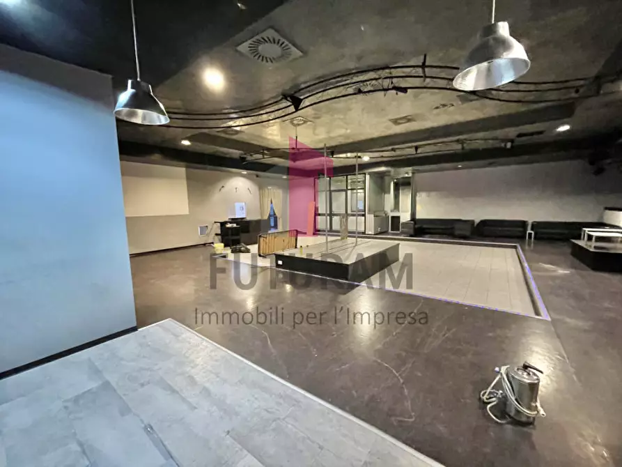 Immagine 8 di Attività commerciale in affitto  in Via del lavoro 1 a Torri Di Quartesolo