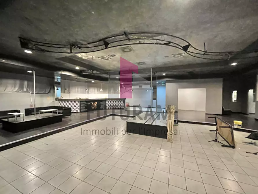 Immagine 13 di Attività commerciale in affitto  in Via del lavoro 1 a Torri Di Quartesolo