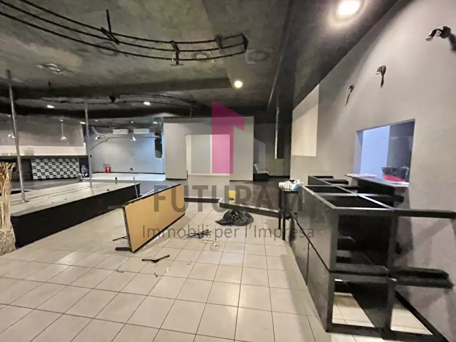 Immagine 14 di Attività commerciale in affitto  in Via del lavoro 1 a Torri Di Quartesolo