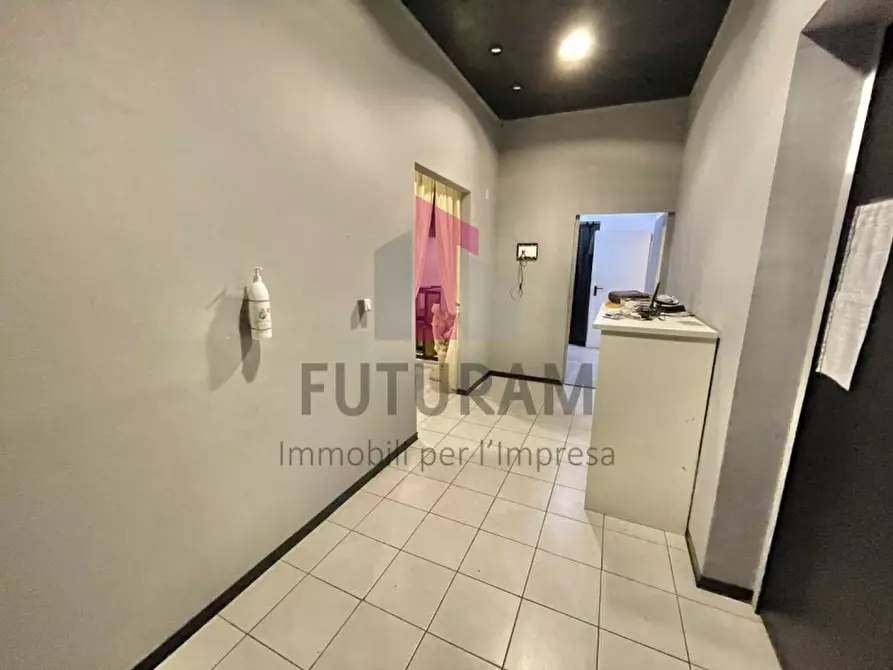 Immagine 15 di Attività commerciale in affitto  in Via del lavoro 1 a Torri Di Quartesolo