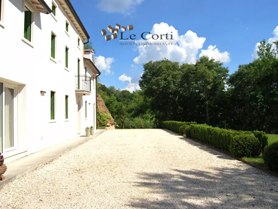 Immagine 8 di Villa in vendita  a Lonigo