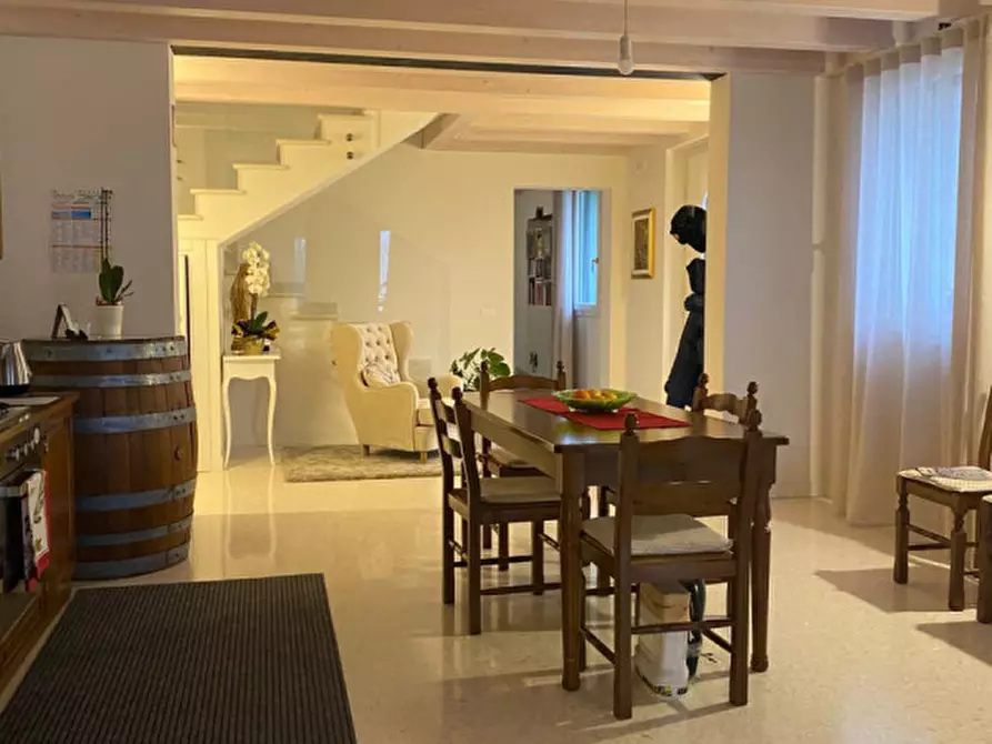 Immagine 7 di Villa in vendita  a Lonigo
