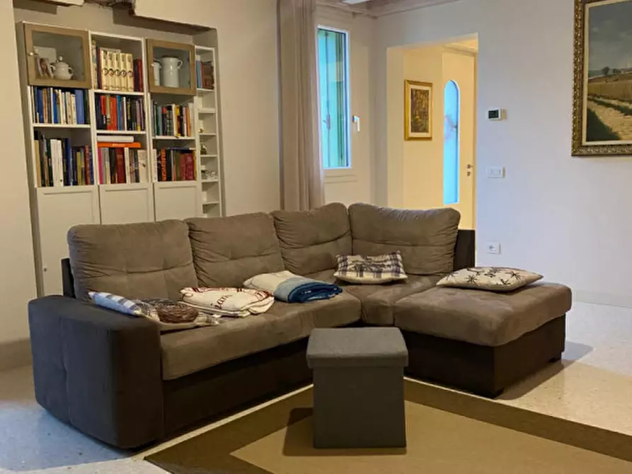 Immagine 9 di Villa in vendita  a Lonigo