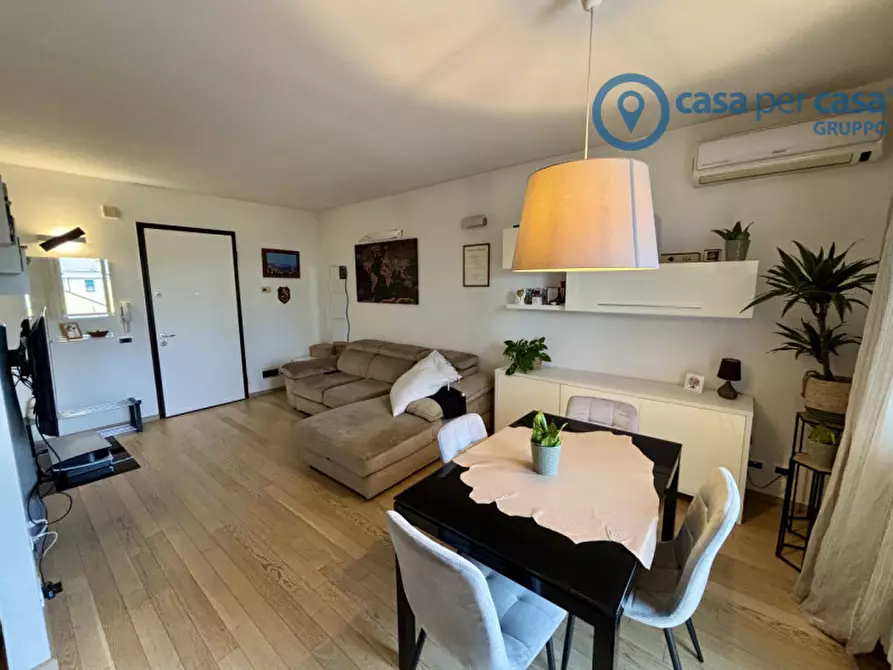 Immagine 4 di Appartamento in vendita  a Rovigo