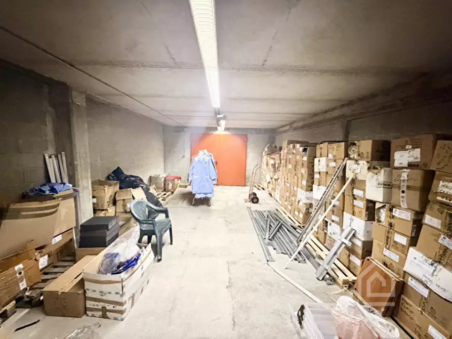 Immagine 15 di Negozio in vendita  in Via Alcide De Gasperi 2 a Chivasso