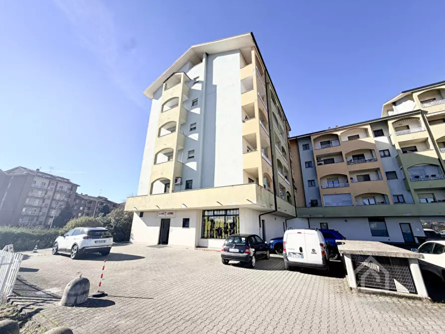 Immagine 20 di Negozio in vendita  in Via Alcide De Gasperi 2 a Chivasso