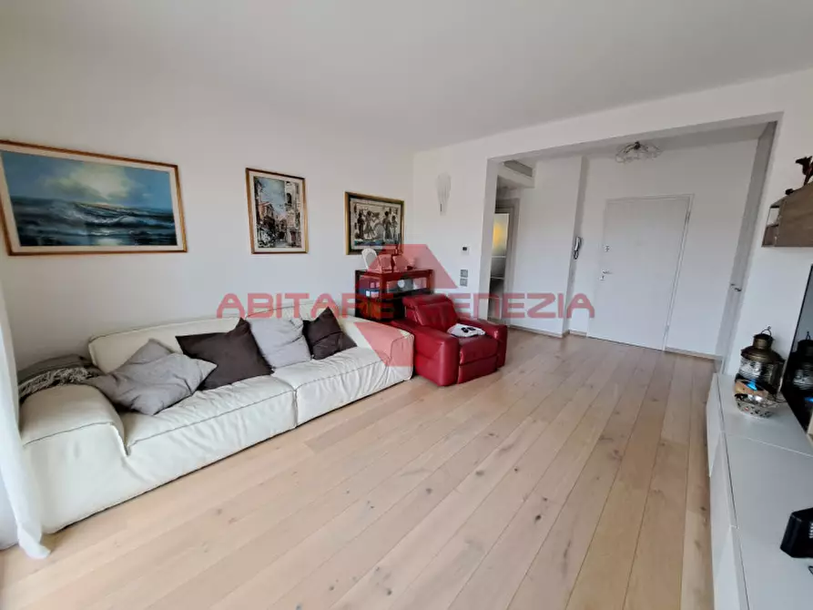 Immagine 4 di Appartamento in vendita  in Via Sandro Gallo 161 a Venezia