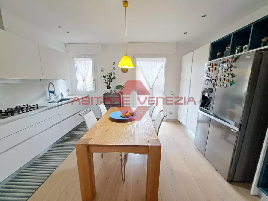Immagine 8 di Appartamento in vendita  in Via Sandro Gallo 161 a Venezia