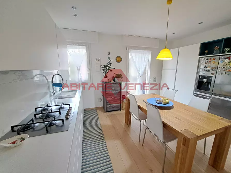 Immagine 9 di Appartamento in vendita  in Via Sandro Gallo 161 a Venezia