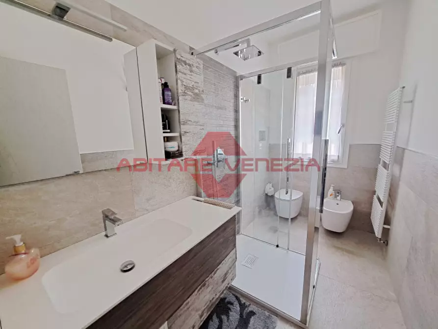 Immagine 24 di Appartamento in vendita  in Via Sandro Gallo 161 a Venezia
