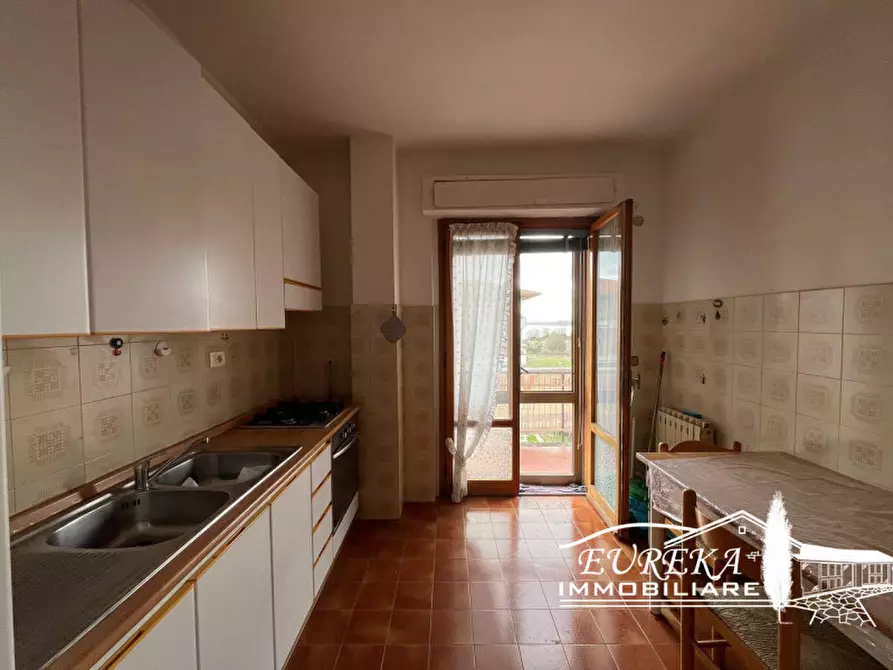 Immagine 4 di Appartamento in vendita  in VIA MARZZABOTO a Castiglione Del Lago