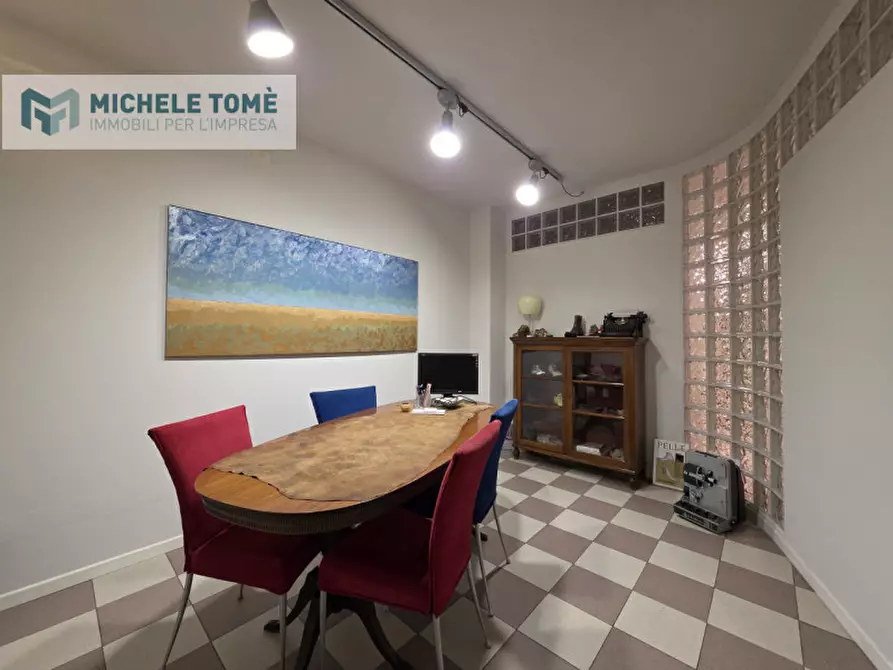 Immagine 6 di Ufficio in vendita  in Via Armando Diaz a Sant'ambrogio Di Valpolicella