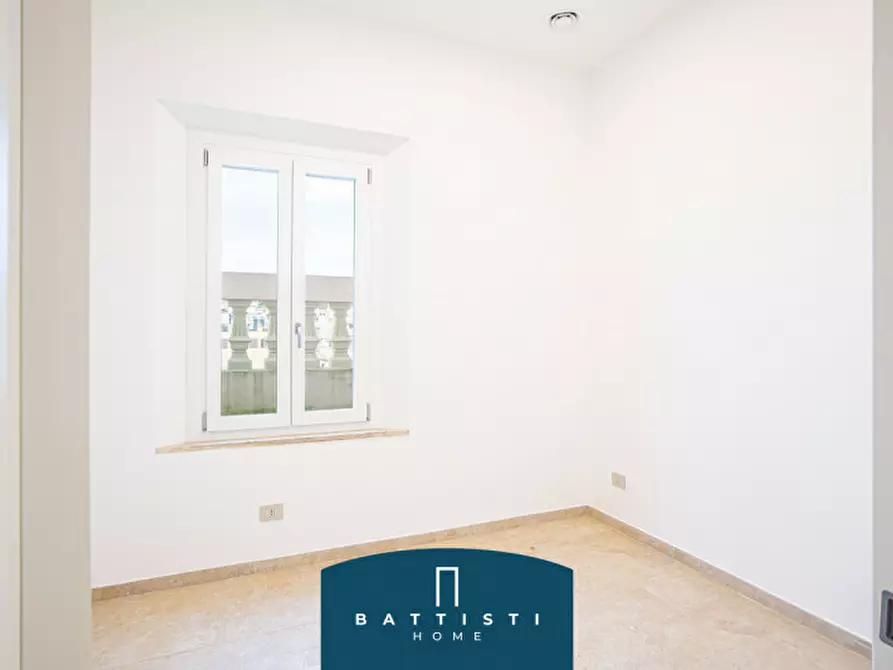 Immagine 21 di Attico in affitto  in Piazza Barberini a Roma