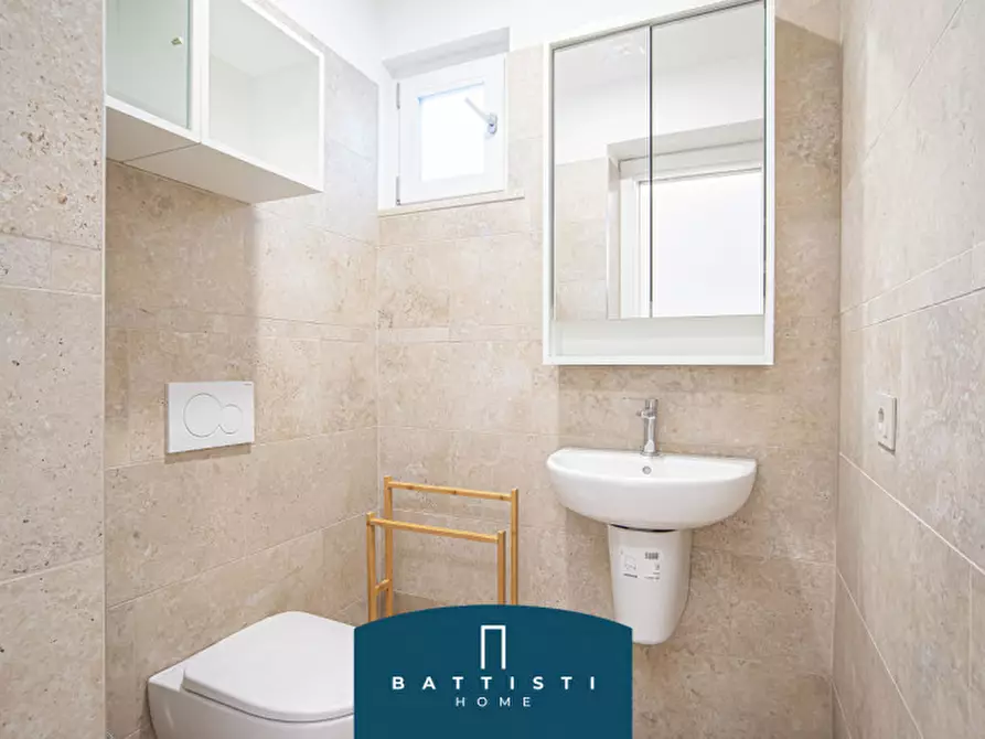 Immagine 22 di Attico in affitto  in Piazza Barberini a Roma