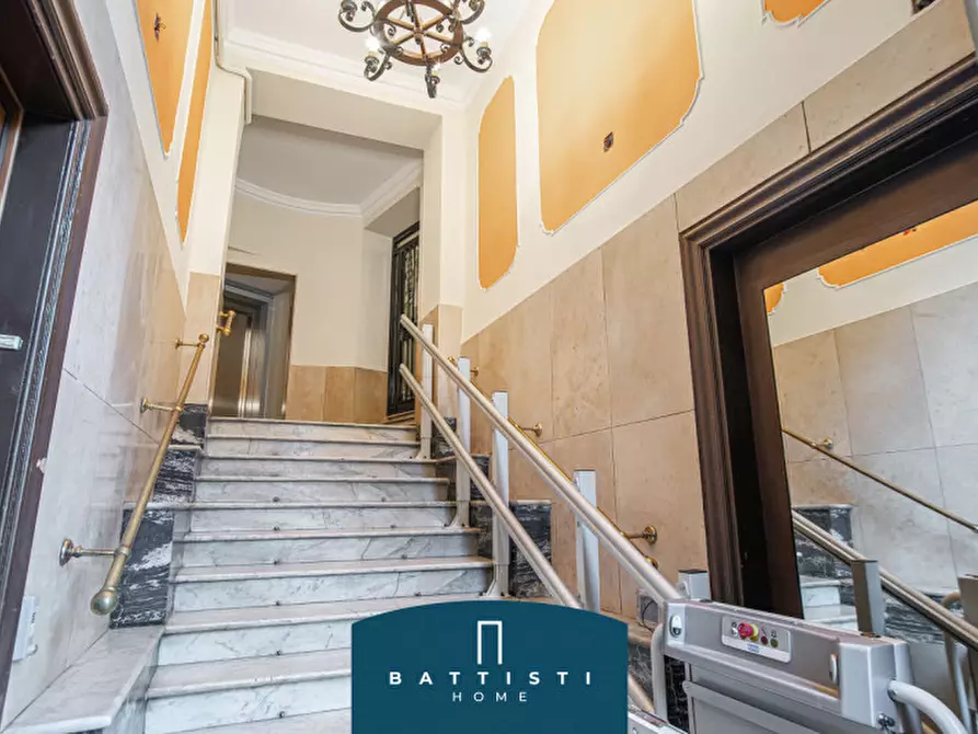 Immagine 32 di Attico in affitto  in Piazza Barberini a Roma