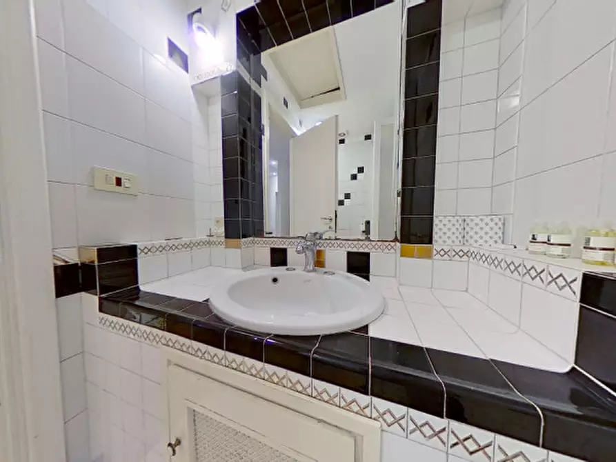 Immagine 22 di Appartamento in affitto  in Via Appia Nuova, 310 a Roma