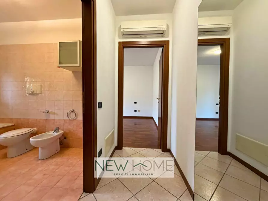 Immagine 12 di Appartamento in vendita  in via Legnago 39 a Verona