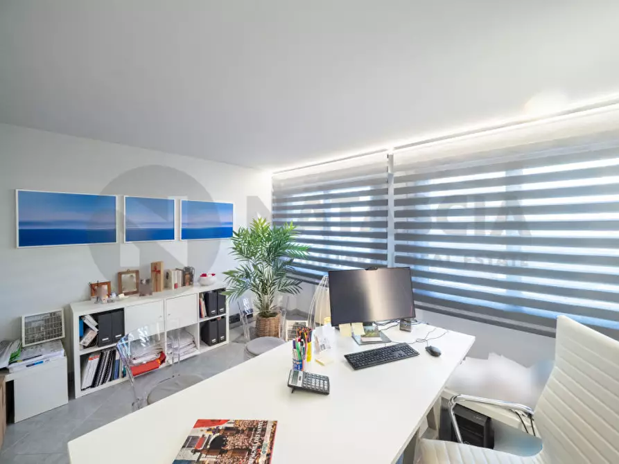 Immagine 1 di Ufficio in affitto  a Pontassieve