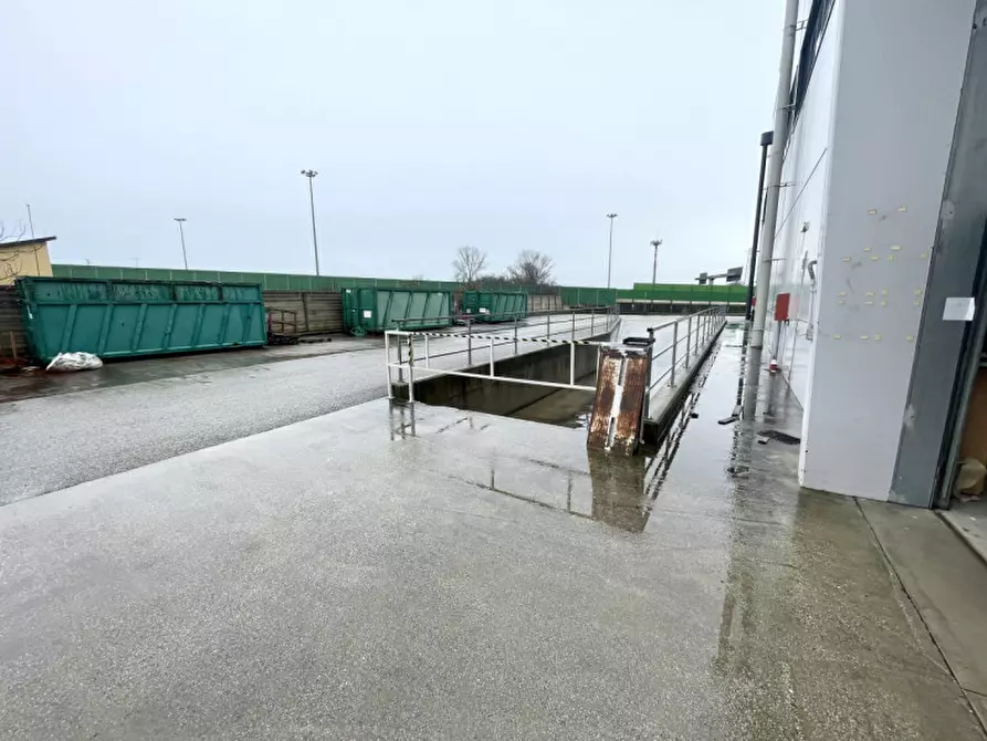 Immagine 7 di Capannone industriale in affitto  a Dolo
