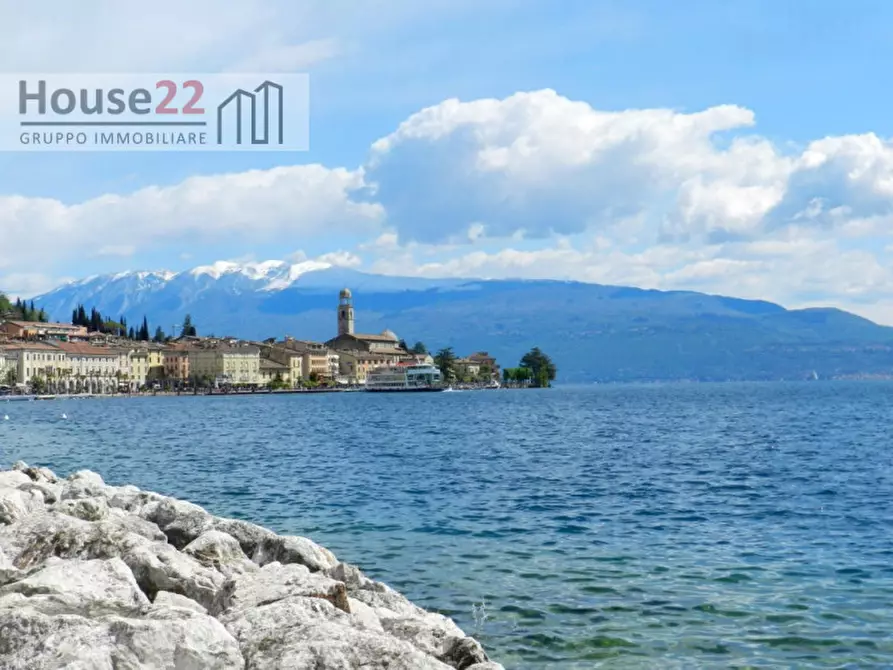 Immagine 3 di Attività commerciale in vendita  a Padenghe Sul Garda