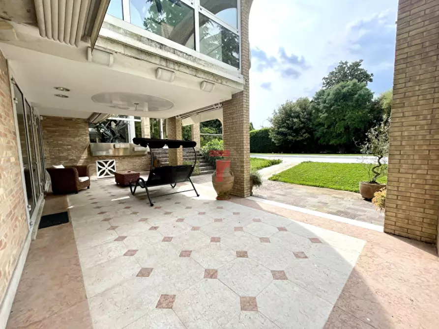 Immagine 2 di Villa in vendita  in Via Vigonovese a Padova