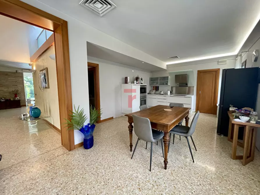Immagine 11 di Villa in vendita  in Via Vigonovese a Padova