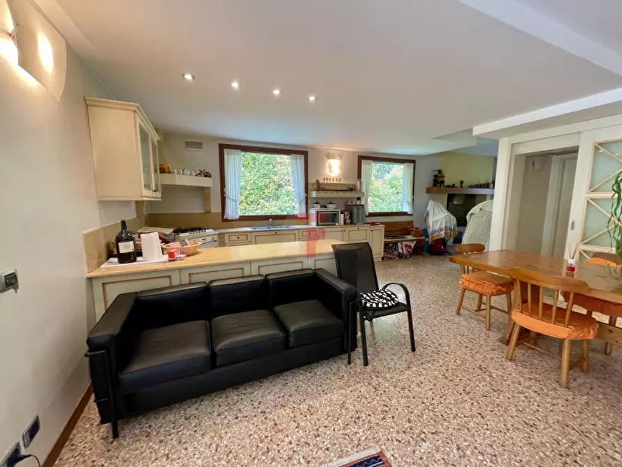 Immagine 16 di Villa in vendita  in Via Vigonovese a Padova